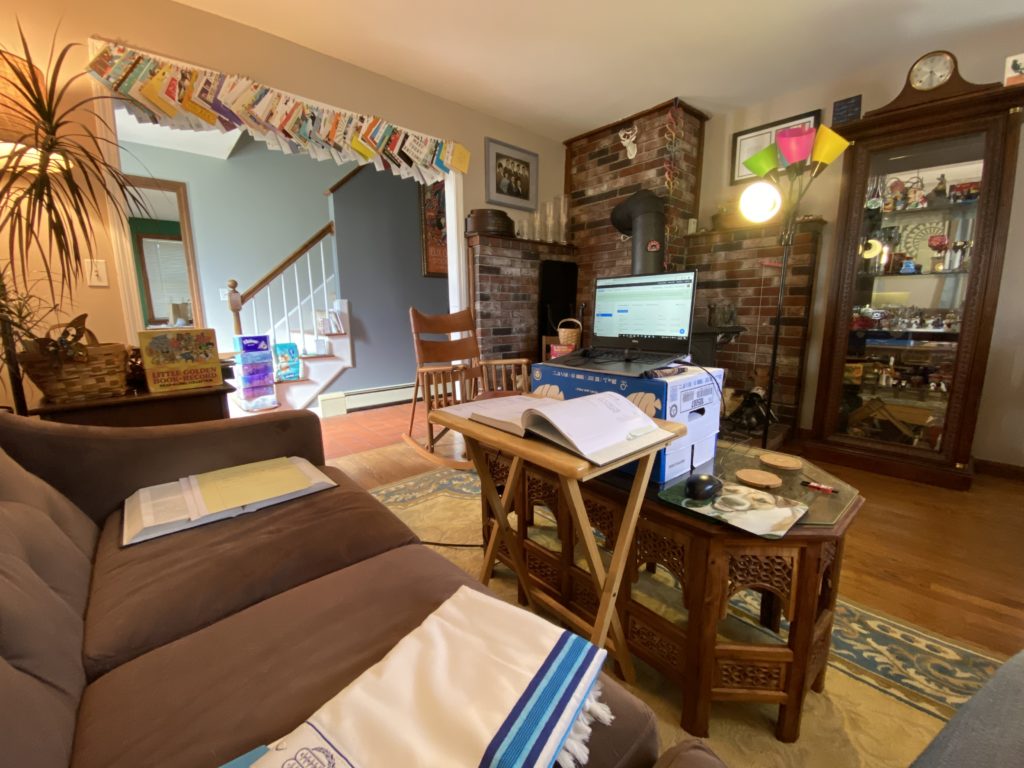 Photo of Rabbi's livingroom